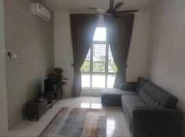 3 Bedroom Apartment with Pool and Beautiful View in Klebang, Ipoh，位于Chemor的酒店
