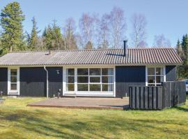 3 Bedroom Awesome Home In Hadsund，位于Helberskov的酒店