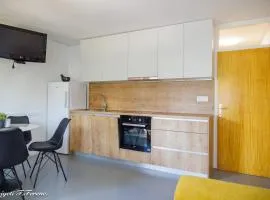 Apartment Sleeps 4 with Free Parking