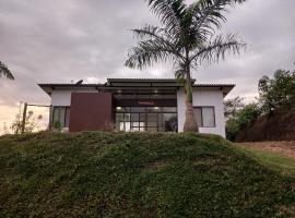 Casa vacacional en Pedro Vicente Maldonado，位于Pedro Vicente Maldonado的酒店