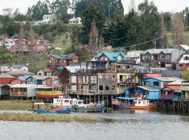 Palafito 1326 Hotel Boutique Chiloé，位于卡斯特鲁的酒店