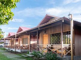 WAKAYA ECOLODGE，位于普卡尔帕的带停车场的酒店