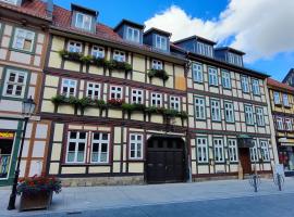 Traditions - Hotel "Zur Tanne"，位于韦尼格罗德Wernigerode Christmas Market附近的酒店