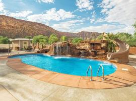 Zion Canyon Cove - Private Pool - Private Yard，位于Hildale的度假屋