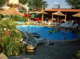 Family hotel Tropicana，位于拉夫达的酒店