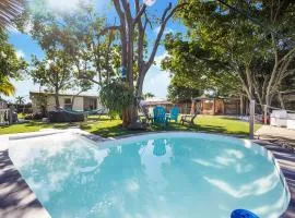 Dior Lake Front Villa With Infinity Pool & Hot Tub