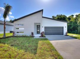 Spacious Modern 4bd 2ba Home! Close to LEGOLAND，位于温特黑文的度假屋