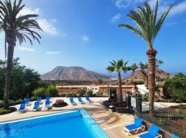 Villa Azure Horizon and Breeze - Panoramic Ocean View and Heated Pool，位于夏约法的酒店