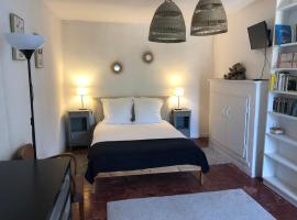 Suite en Chambre d'hôtes La Vigenna，位于Les Ormes的酒店