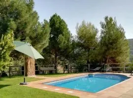 Casa con vistas al lago y con piscina - Casó Nou