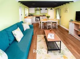 Homely 1-bed Cottage in Stoke Bardolph, Nottingham by Renzo, Stunning Countryside Location!