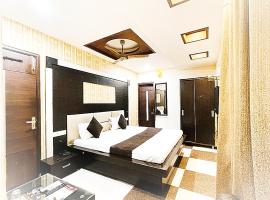 HOTEL CITY NIGHT -- Near Ludhiana Railway Station --Super Suites Rooms -- Special for Families, Couples & Corporate，位于卢迪亚纳的酒店