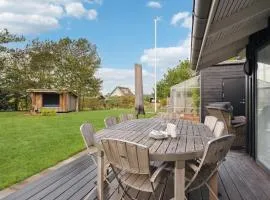 4 Bedroom Cozy Home In Skjern