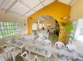 Finca Andalucia con Piscina en Mesitas，位于埃尔科莱希奥的酒店