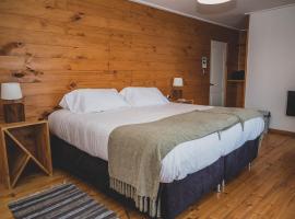 Hotel Puerto Madera，位于Pelluhue的酒店