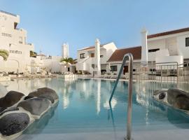 Penthause Luxe 501 sea View pool，位于法纳贝海滩的酒店