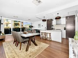 Belle Escapes - Beach Retreat Townhouse Glenelg