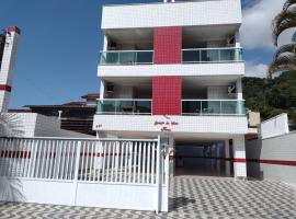 Apartamento Cereja do Mar，位于乌巴图巴的带停车场的酒店