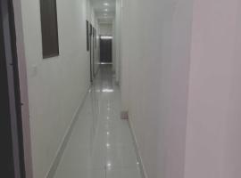 OYO Shiva Hotel & Family Restaurent，位于阿里格尔的酒店