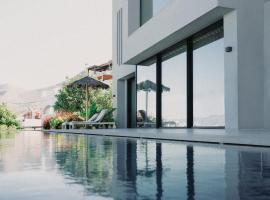 Elounda Gulf Sunrise Villa，位于伊罗达的酒店