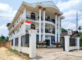 RedDoorz Plus Syariah near Simpang Rimbo Jambi 2，位于Kinati的酒店