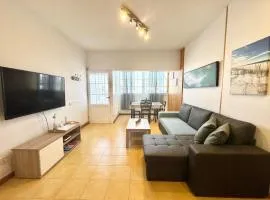 Lima Limon by the sea, 2 bedrooms, central, high speed internet, desk