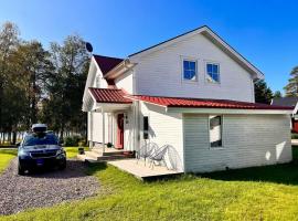 Riverfront Cosy Villa in Luleå，位于吕勒奥的酒店