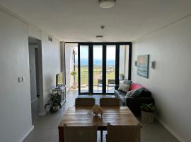 Point Beach #Accommodation - Durban Beach & Waterfront Canals EPIC VIEWS，位于德班乌沙卡海洋世界附近的酒店