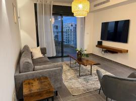 8th floor beach side new apt，位于Or ‘Aqiva的酒店