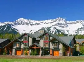 Pinnacle Ridge Condos by Fernie Central Reservations