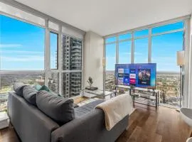 Ultra Luxurious 2.5 Bedroom 2 Full Bathroom 1 Parking Condo Near SQ1 Striking Views