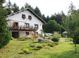 Gîte Paisible au Cœur de la Forêt, Idéal pour 4 Pers avec Terrasse, Jardin et Activités Nature - FR-1-589-322，位于La Bourgonce的酒店