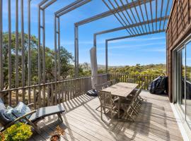 Tree Top House，位于Moggs Creek的酒店