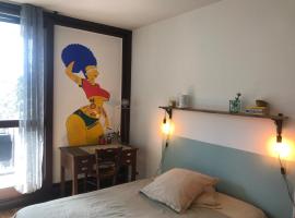 Chambre chez l'habitant avec toilettes et salle de bain privatifs，位于安锡的酒店