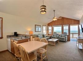 Oceanfront King Suite with Bunks 328，位于巴克斯顿的酒店