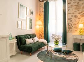 Le Cosy Safranier Vieil Antibes，位于昂蒂布的酒店