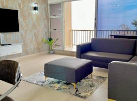 101 Camarque - 3 Bedroom Apartment In Umdloti - 180 Degree Sea Views，位于乌姆德洛蒂的酒店