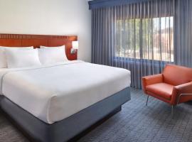 Courtyard by Marriott Fort Lauderdale Plantation，位于普兰塔寻Tree Tops Park附近的酒店