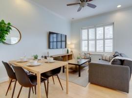 Amazing 1 BR Apartment 5 min from Waterfront Park，位于亚历山德里亚的酒店