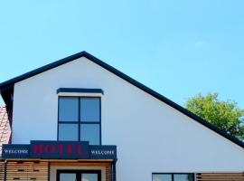 Артур，位于Berdychiv的带停车场的酒店