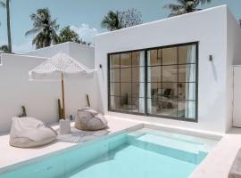 Cahaya Villas - Luxury Villa With Private Pool，位于吉利特拉旺安的酒店