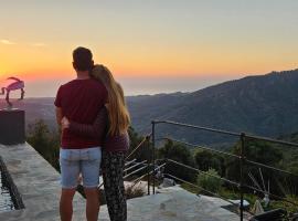 Domaine COLONNA SANTINI ,Chambre d h&ocirc;tes Piscine, Spa，位于Porri的带热水浴缸的酒店