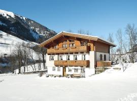 Apartment in Fusch an der Glocknerstra e in nature，位于大格洛克纳山道旁富施的酒店