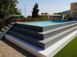 Luxury Karfas House，位于卡法斯的酒店