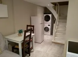 Newly Renovated 2 Bedrooms Apartment - Walking distance to Everything in Moss