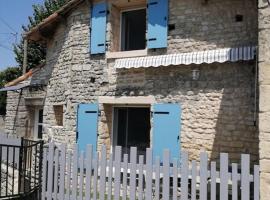 Gîte Bin Benaise draps et serviettes compris，位于Pamproux的酒店