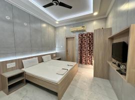 Hotel Garg，位于Fīrozābād的酒店
