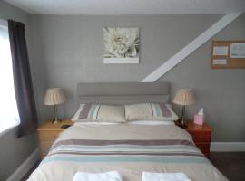 Kinnegad Corner Hotel，位于金尼加德的酒店