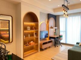 1BR The Charming Branz by lalerooms CLOSE TO ICE find us on ig lalerooms，位于萨姆波罗的酒店