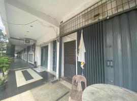 OYO 93131 Mamapapahouse，位于巴淡岛中心的酒店